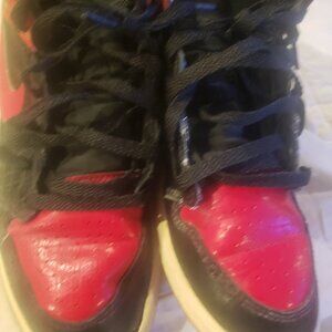 Jordan 1 mid, black and red, 3.5 youth
